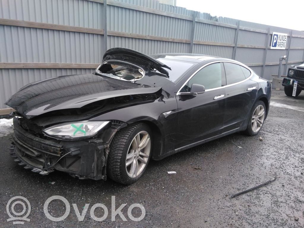 Model S Tesla Model S  600737300E