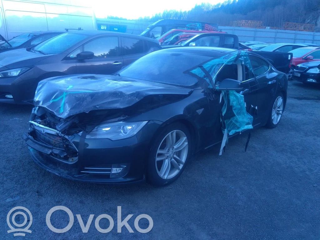 Model S Tesla Model S  600684000B
