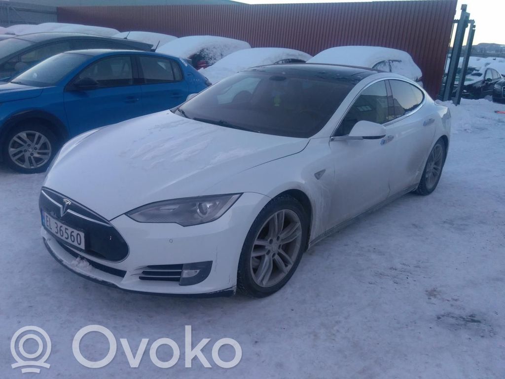 Model S Tesla Model S  600689500A