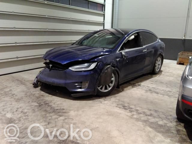 Model X Tesla Model X  104805900E