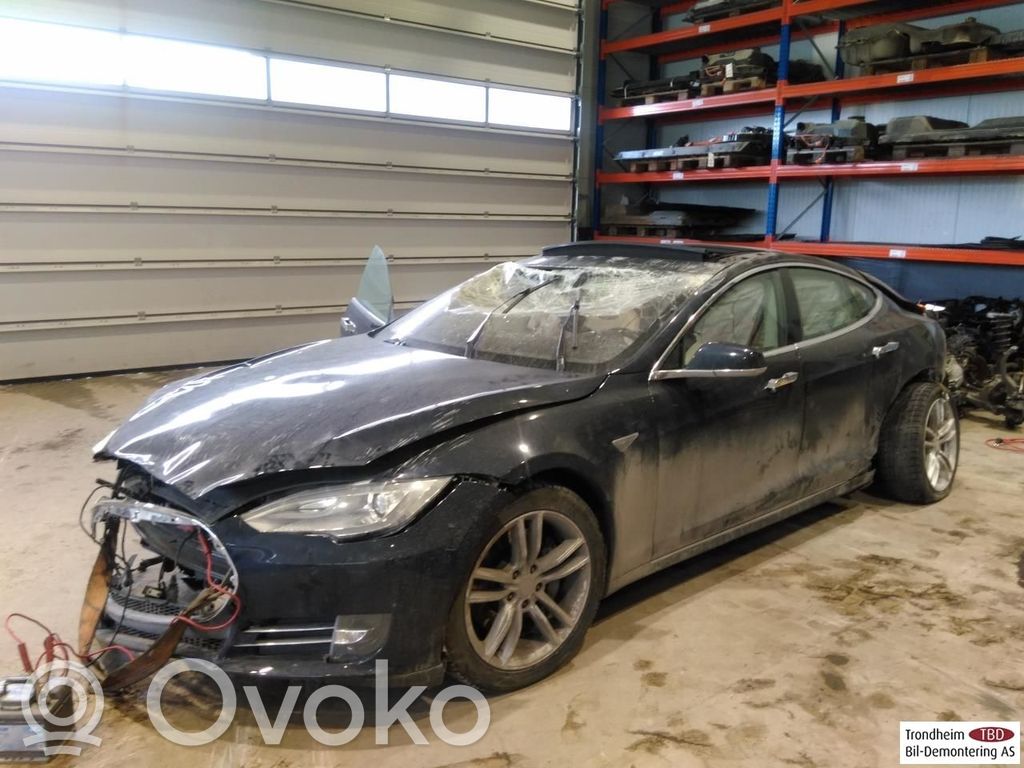 Model S Tesla Model S  600653200A