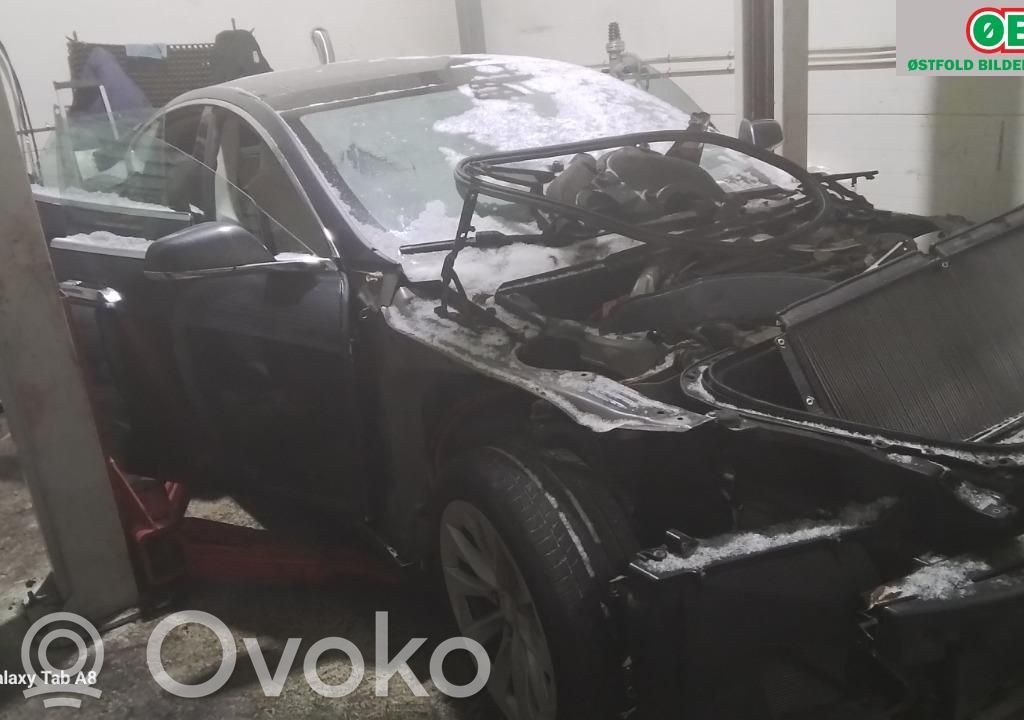 Model S Tesla Model S  104895100C