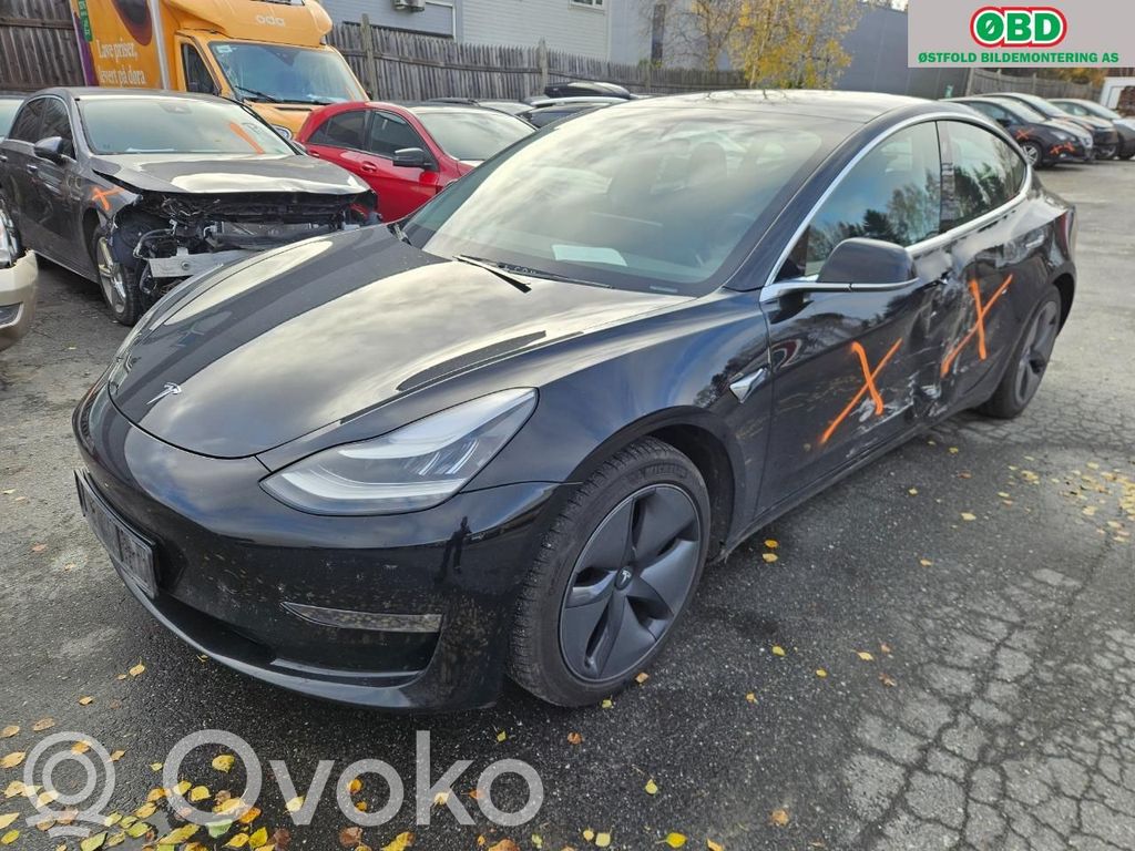Model 3 Tesla Model 3  108340105I