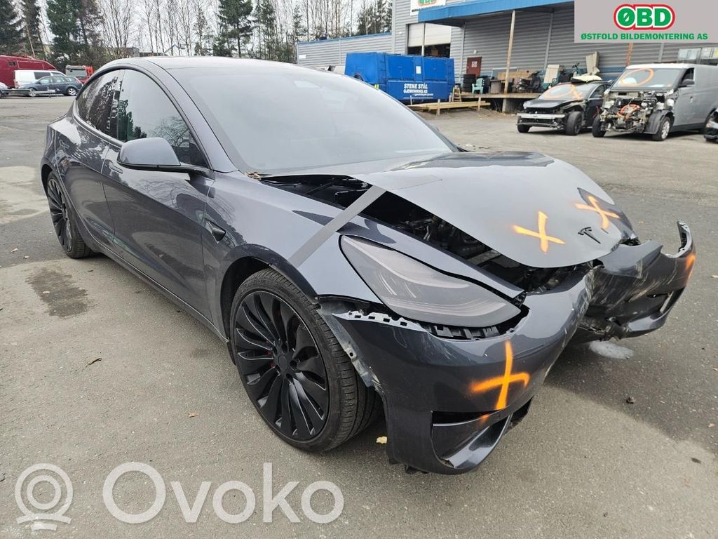 Model 3 Tesla Model 3  110900300D
