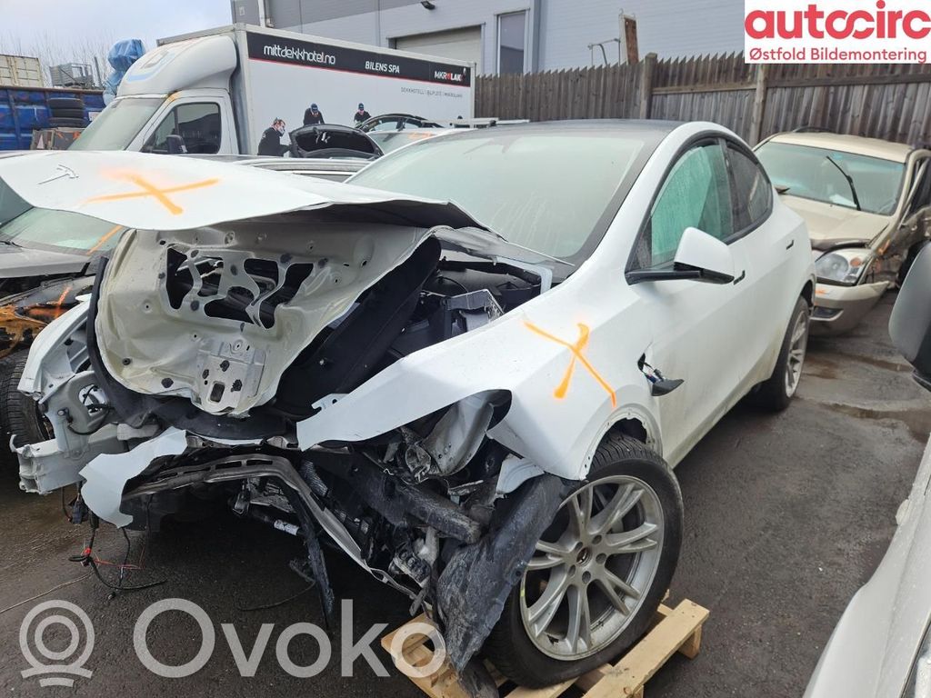 Model Y Tesla Model Y  1663000DEA