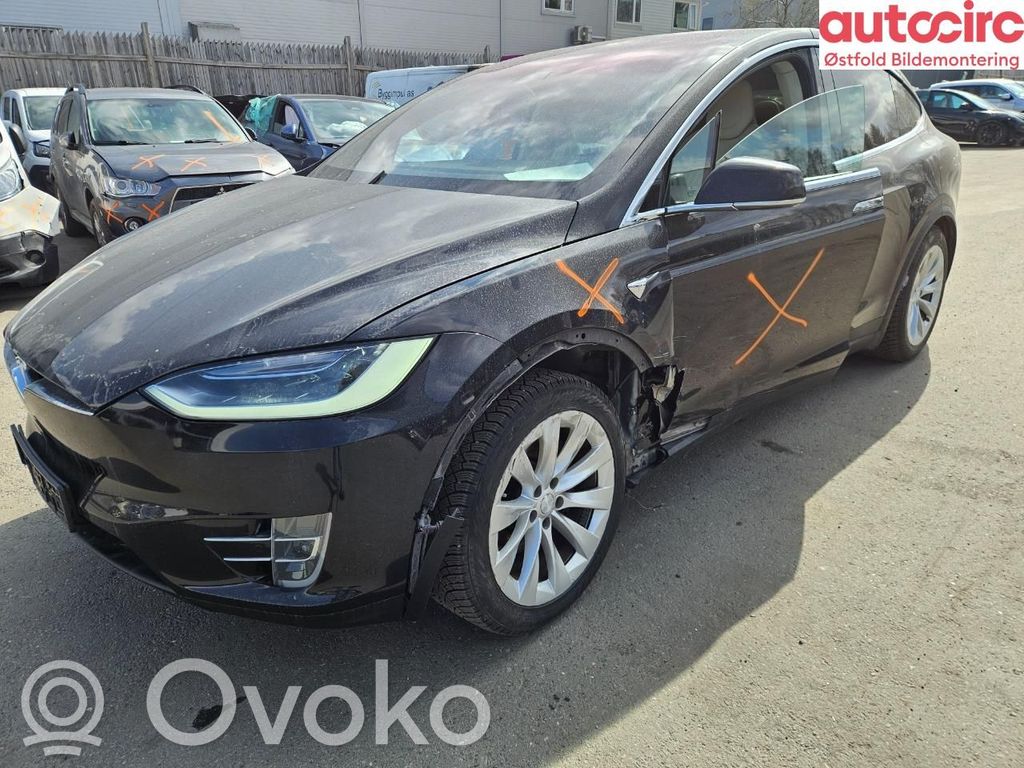 Model X Tesla Model X  105414510E