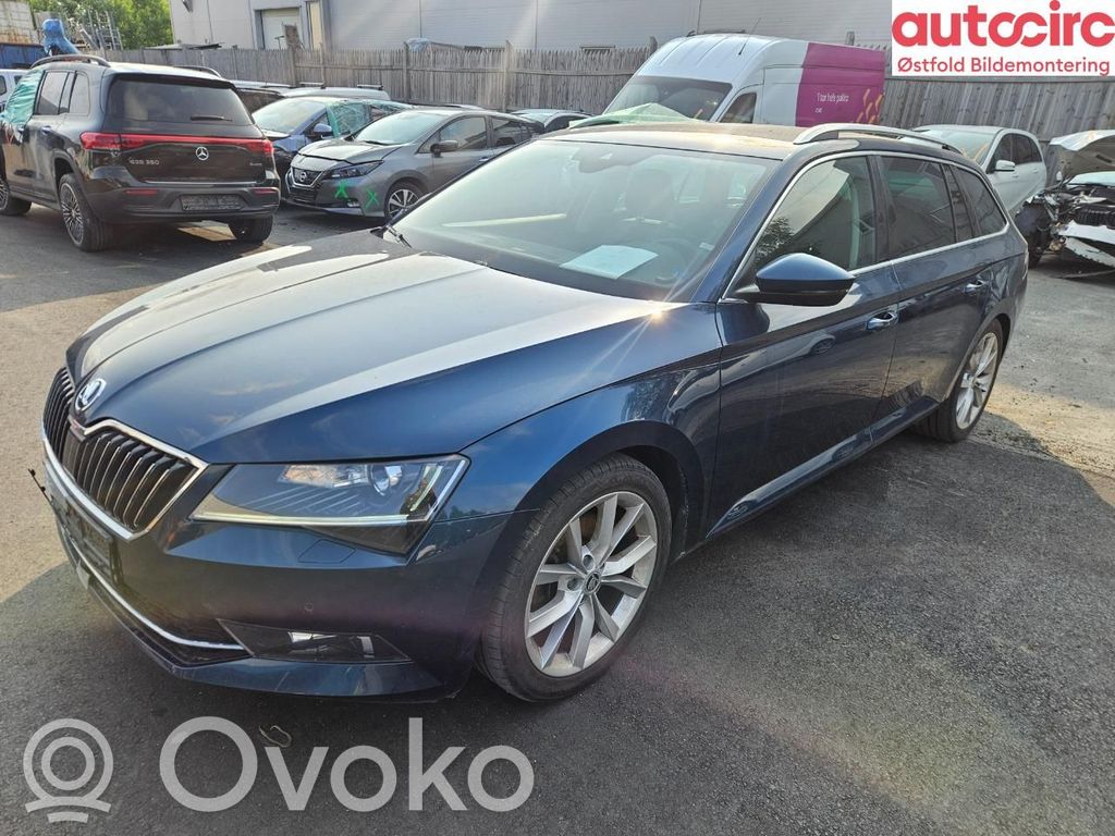 Superb B8 (3V) Superb  04L100034P