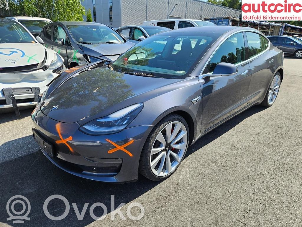 Model 3 Tesla Model 3  110900300D