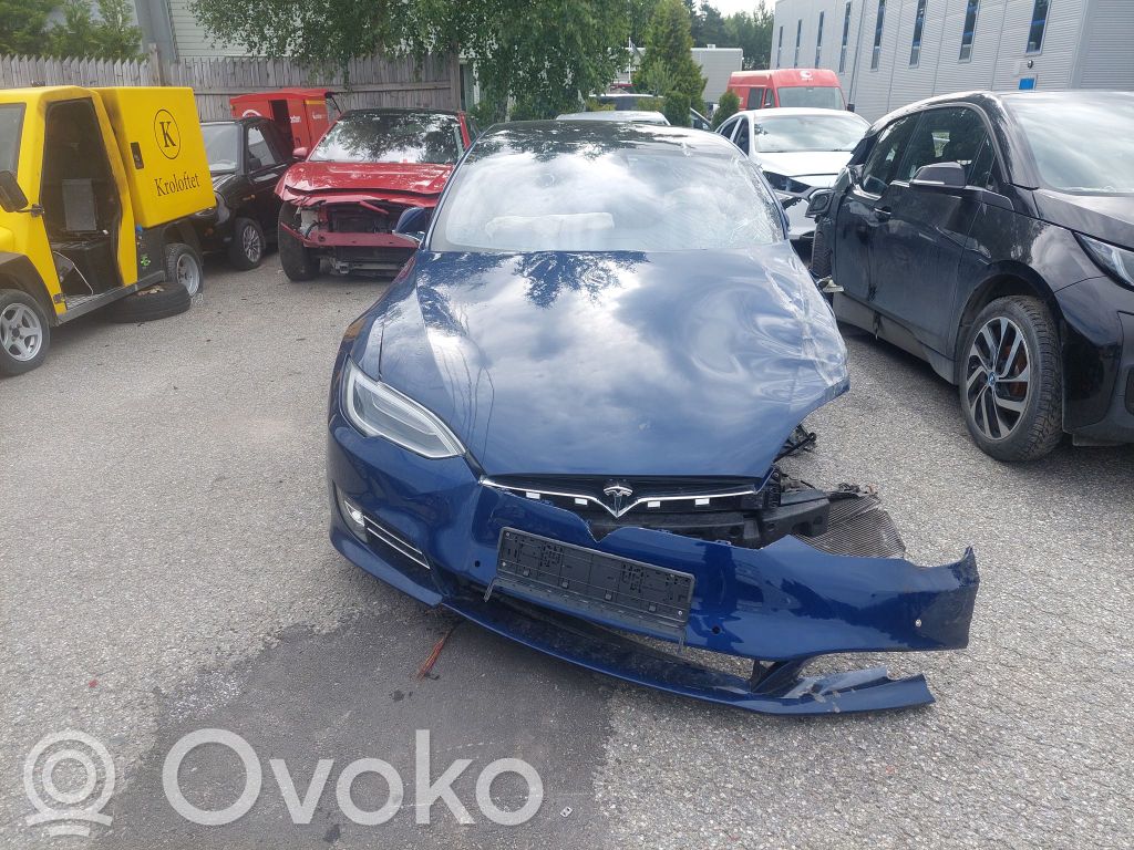 Model S Tesla Model S  102797600A