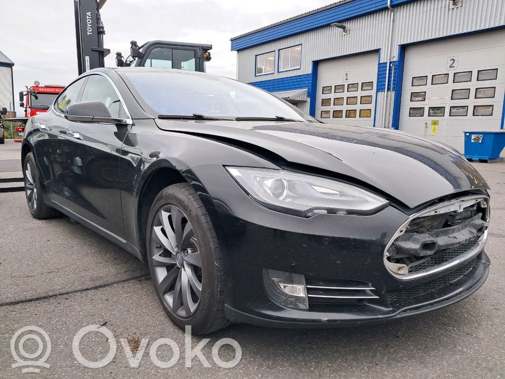 Model S Tesla Model S  600736700C