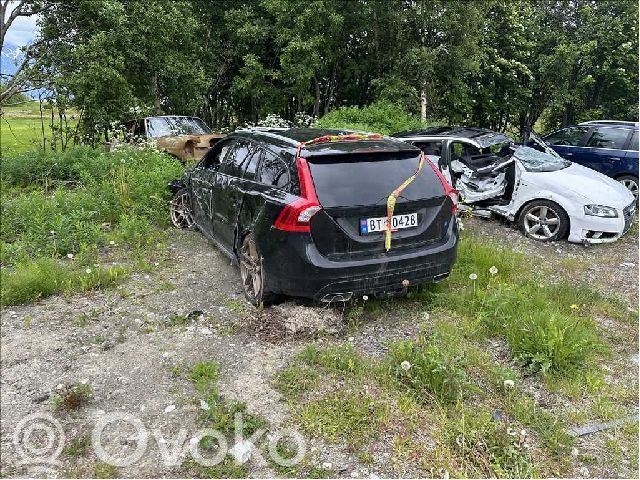 V60 V60, V60 Cross Country  31341513