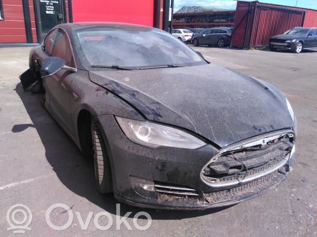 Model S Tesla Model S  102014700A