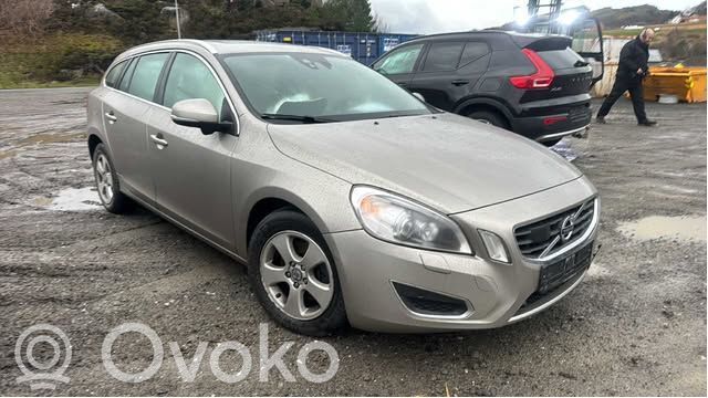 V60 V60, V60 Cross Country  36050937