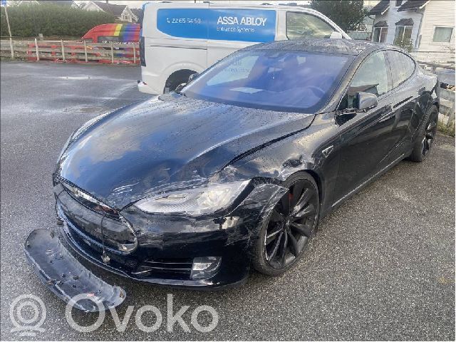 Model S Tesla Model S  103821100A