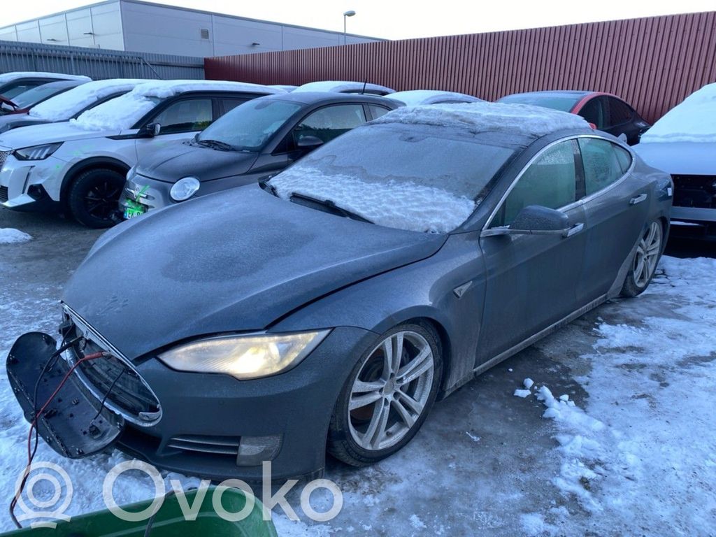 Model S Tesla Model S  600701200E