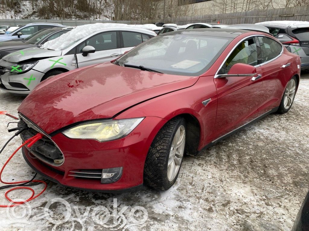 Model S Tesla Model S  100771901A