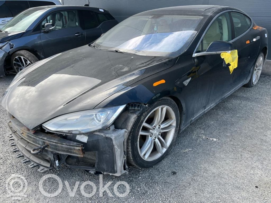 Model S Tesla Model S  101438801A