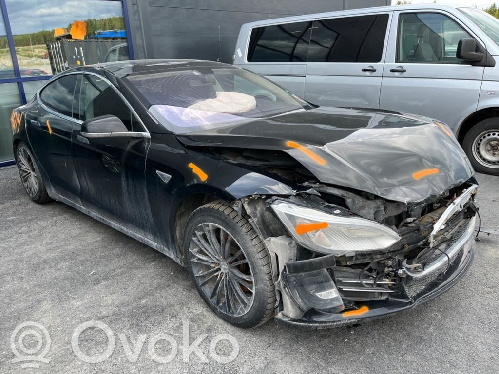 Model S Tesla Model S  101438801A