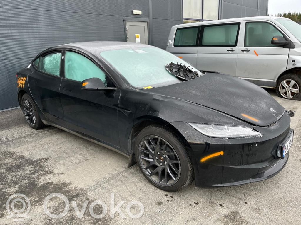 Model 3 Tesla Model 3  175656600D