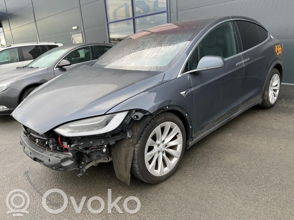 Model X Tesla Model X  109741400A