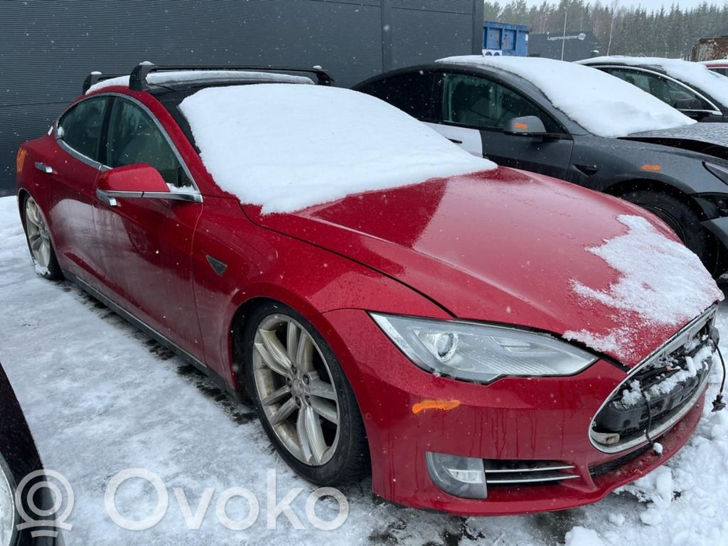 Model S Tesla Model S  600591000C
