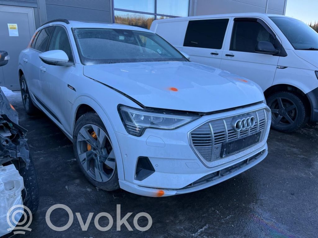e-tron e-tron  4KE827025B