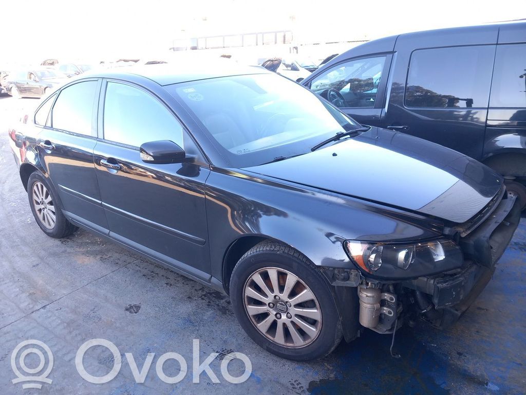 S40 S40, V40