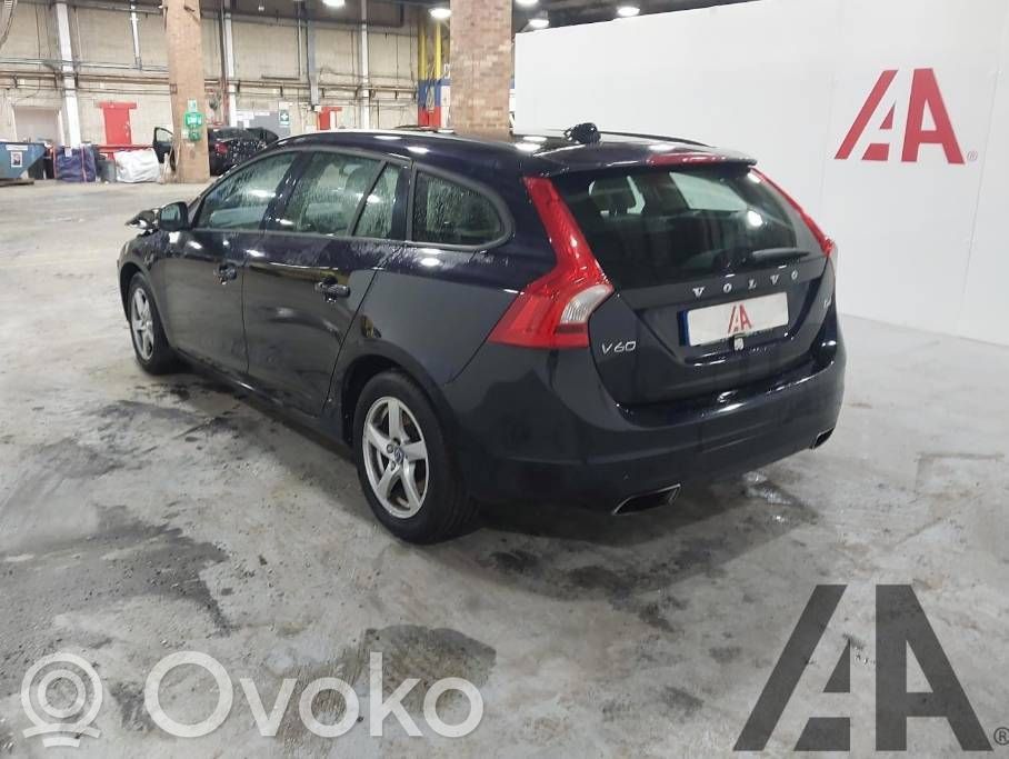 V60 V60, V60 Cross Country  8AUT