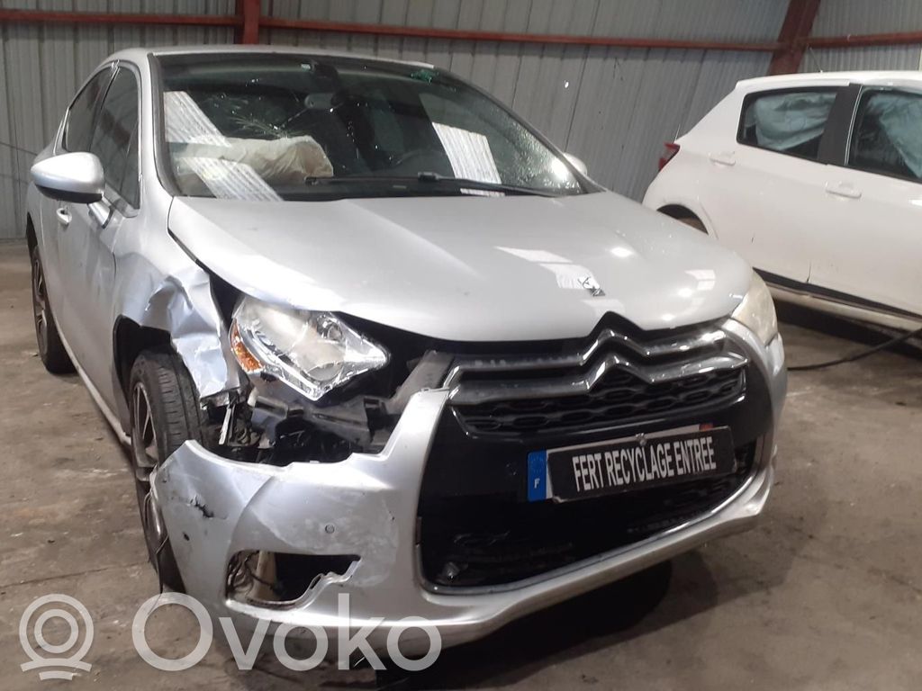 DS4 DS4  00007840CC