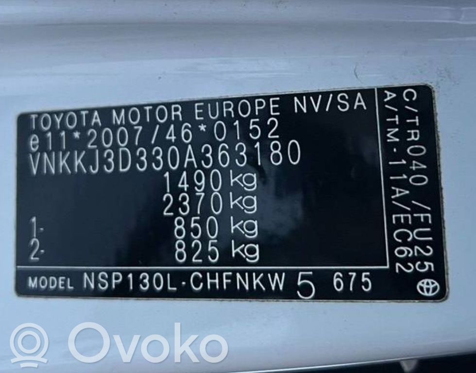 Yaris Yaris  15C629