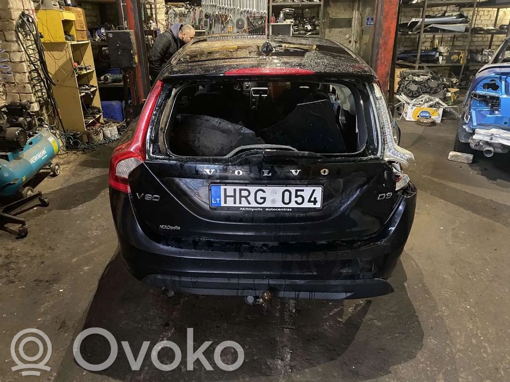 V60 V60, V60 Cross Country  32228972