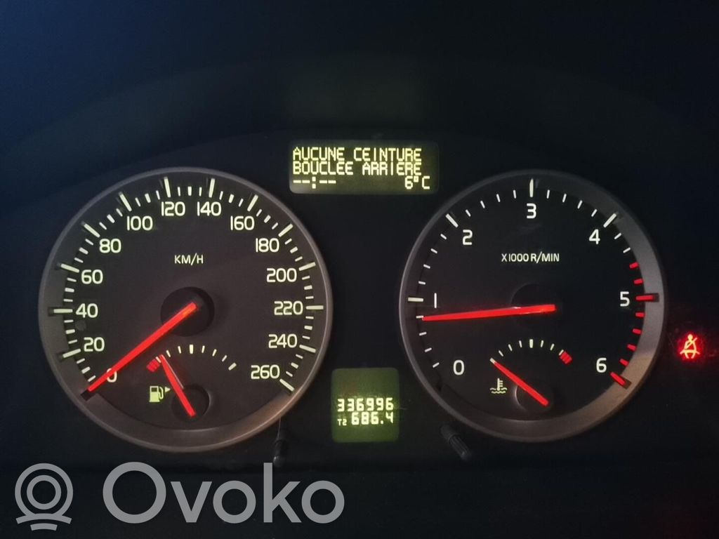 V50 V50  30741539