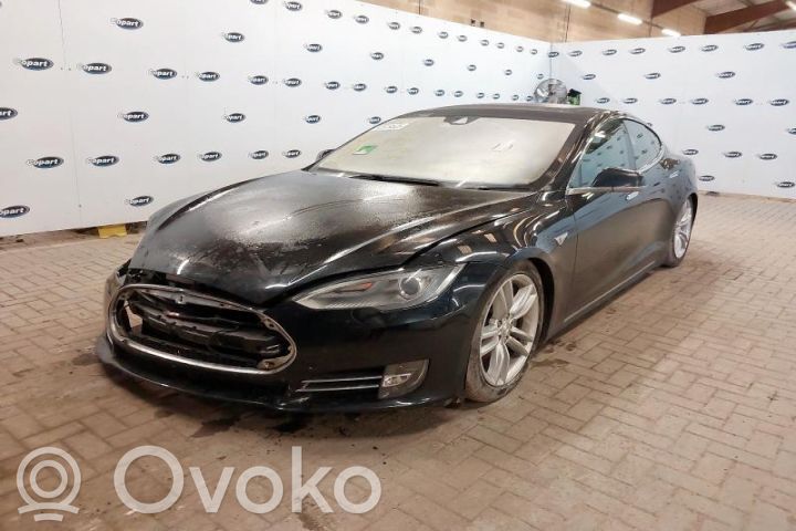 Model S Tesla Model S  A2049055402