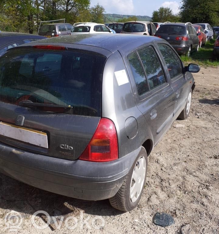 Clio II Clio  8200942407