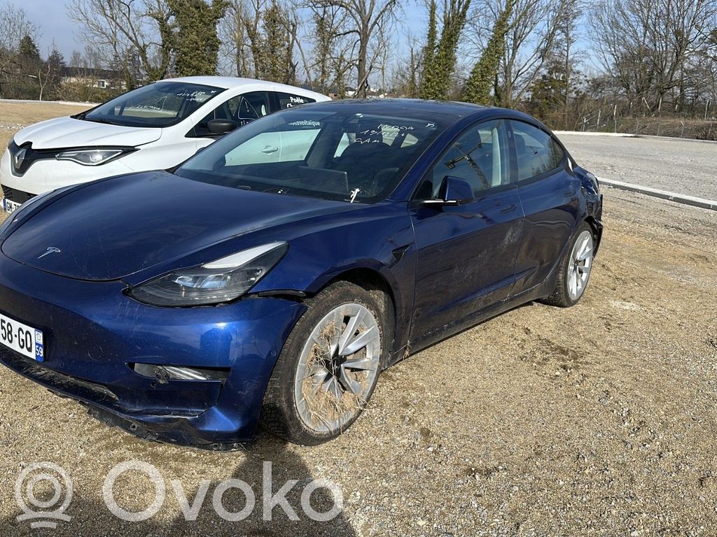 Model 3 Tesla Model 3  1081400E0D
