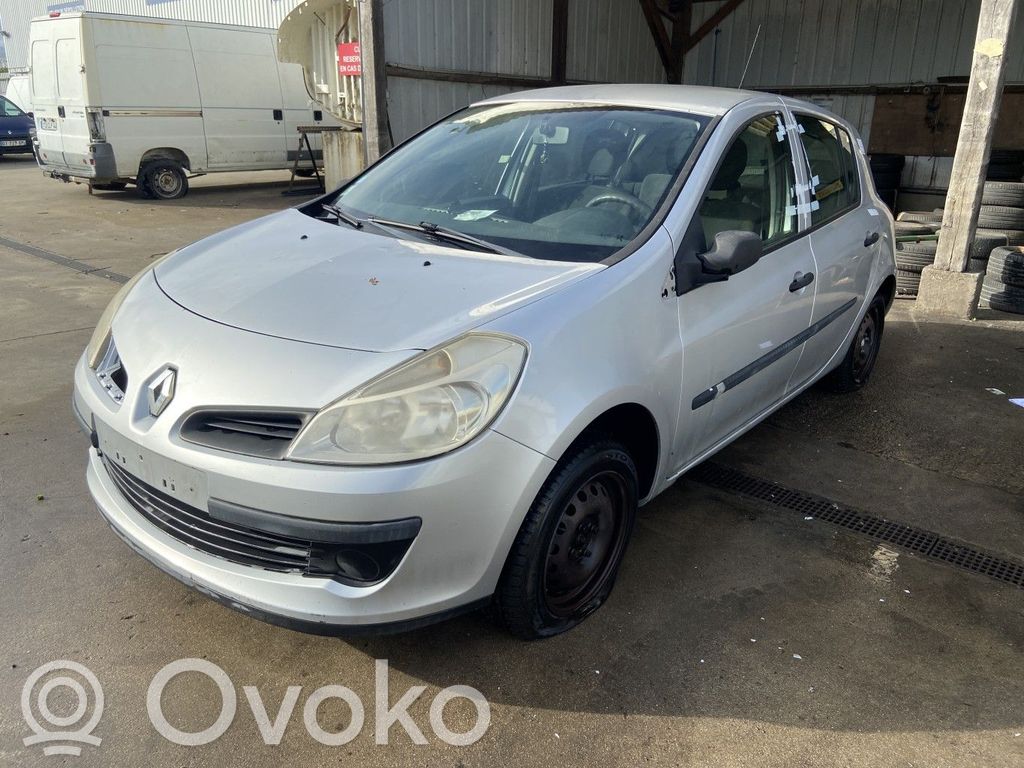 Clio III Clio  8200838238