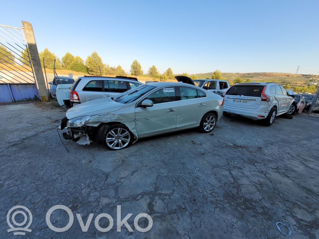 S60 S60  31327066