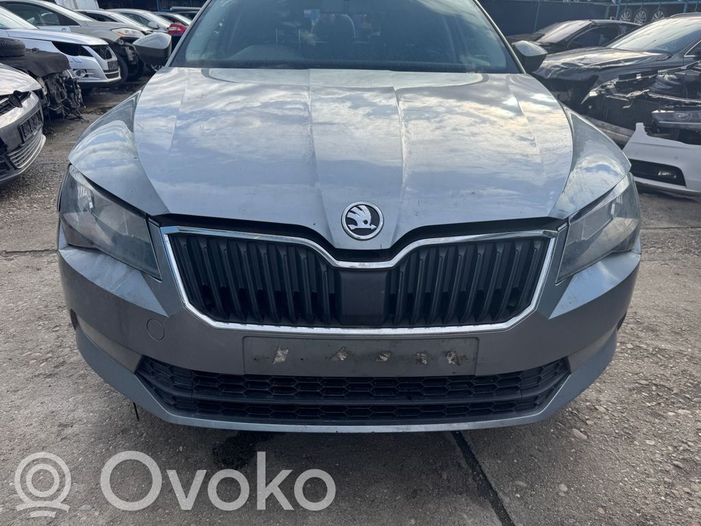 Superb B8 (3V) Superb  3V0941431A