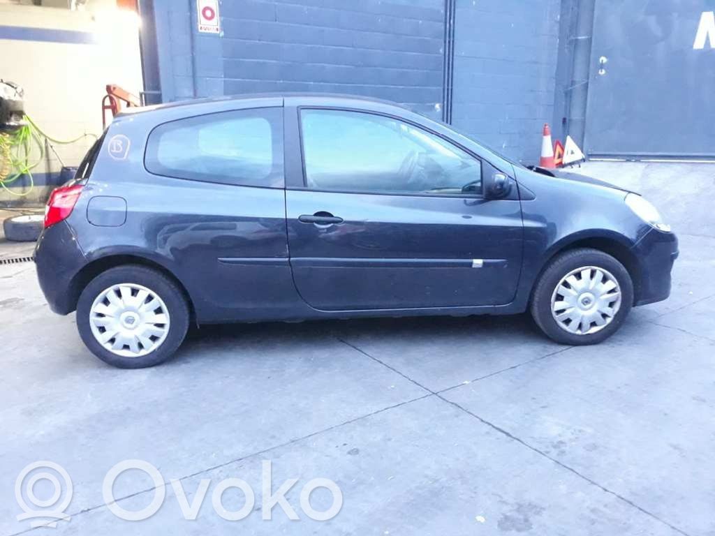 Clio III Clio  33056052A
