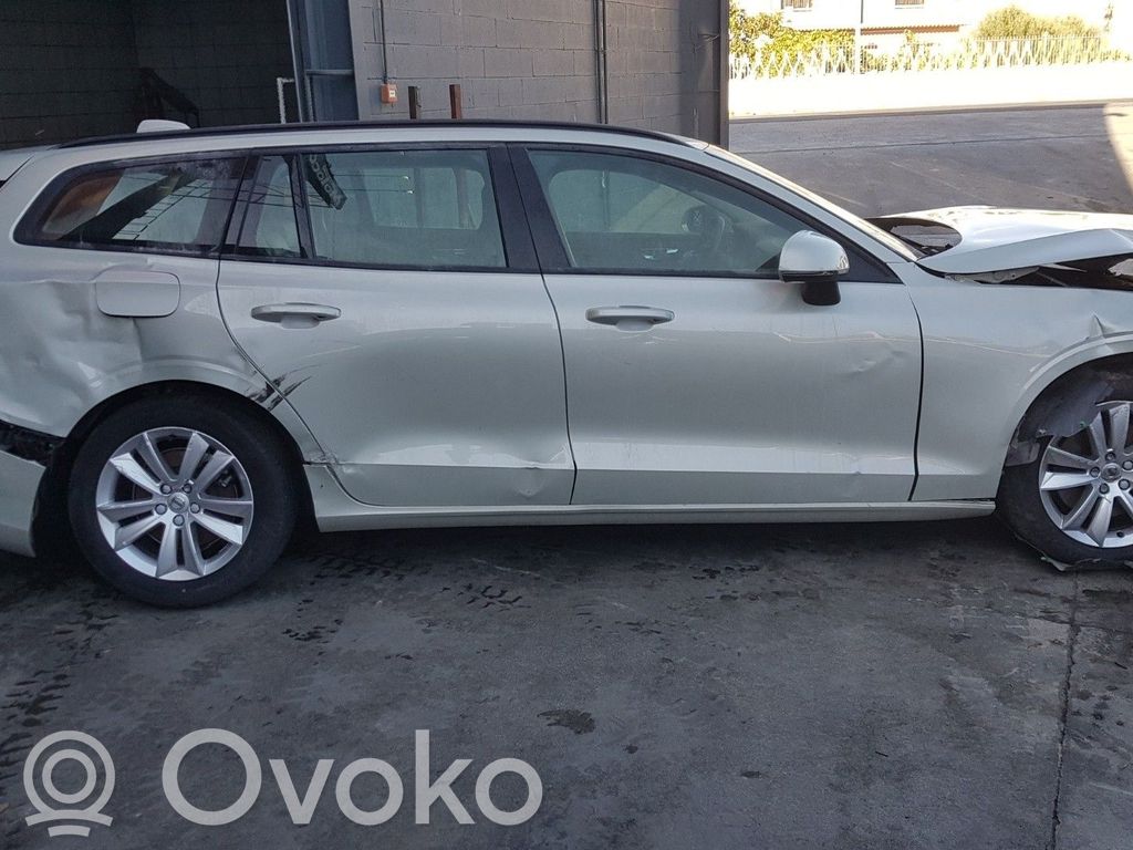 V60 V60, V60 Cross Country  31469496