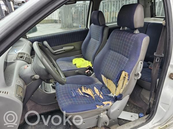 Punto (176) Punto