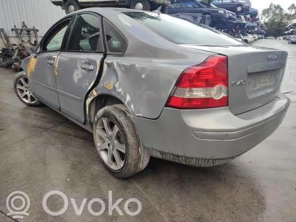 S40 S40, V40