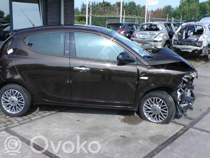 Ypsilon Ypsilon  A2303570308