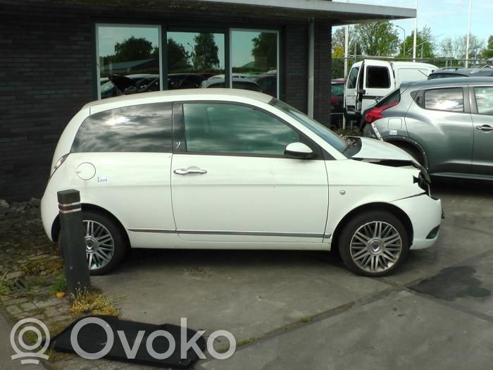 Ypsilon Ypsilon  5519278