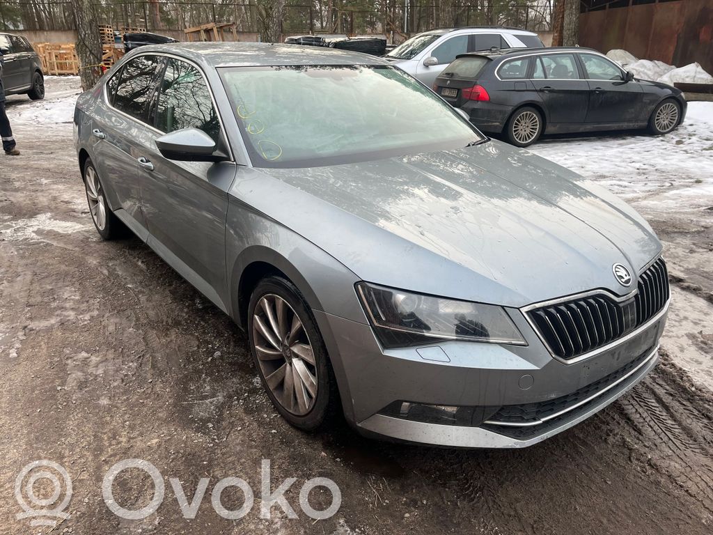 Superb B8 (3V) Superb  04L907805E