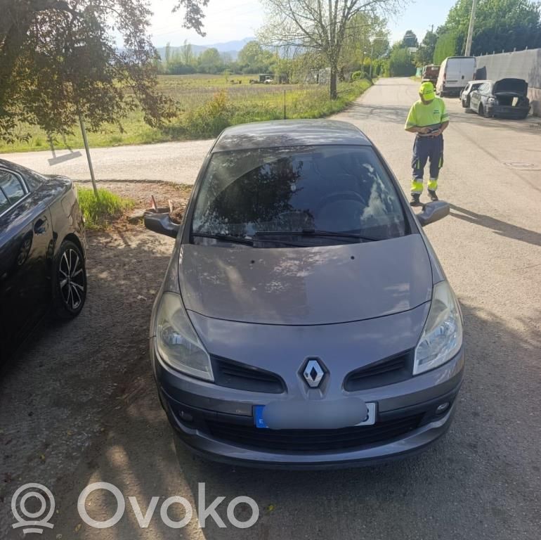 Clio III Clio  8200407712