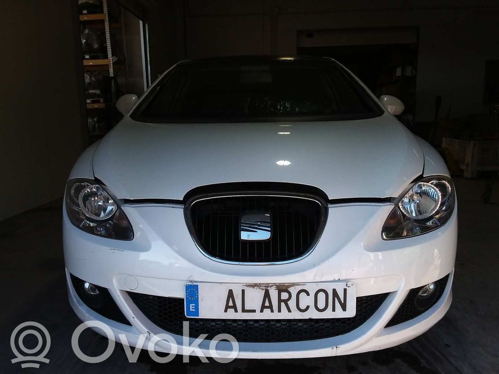 Leon (1M) Leon  038115121A