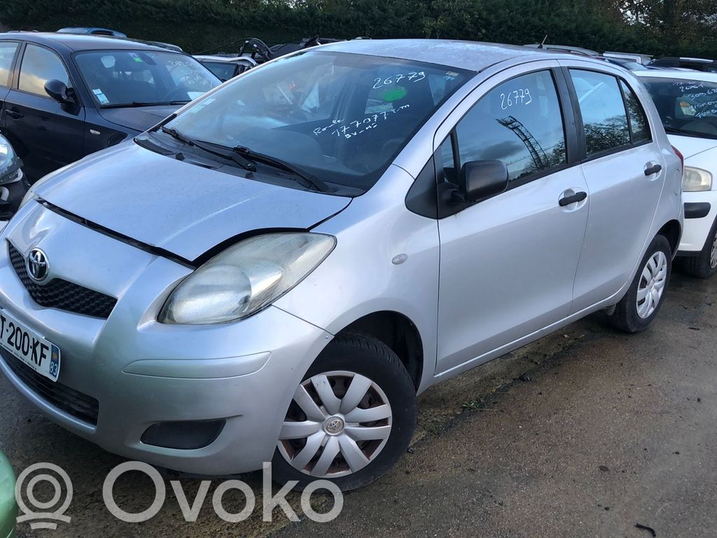 Yaris Yaris  838000DJ00