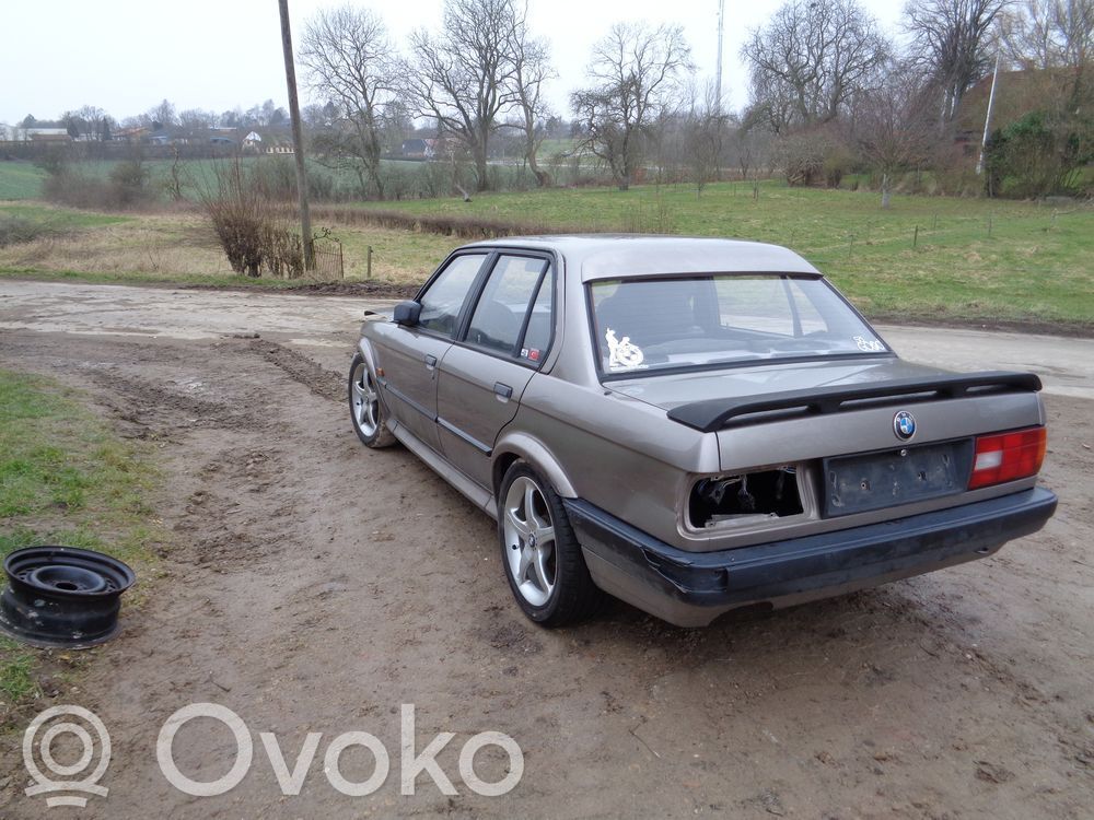 3 E30 Series 3  51221906571