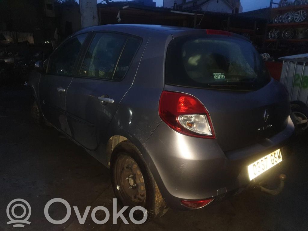 Clio III Clio  8200886946